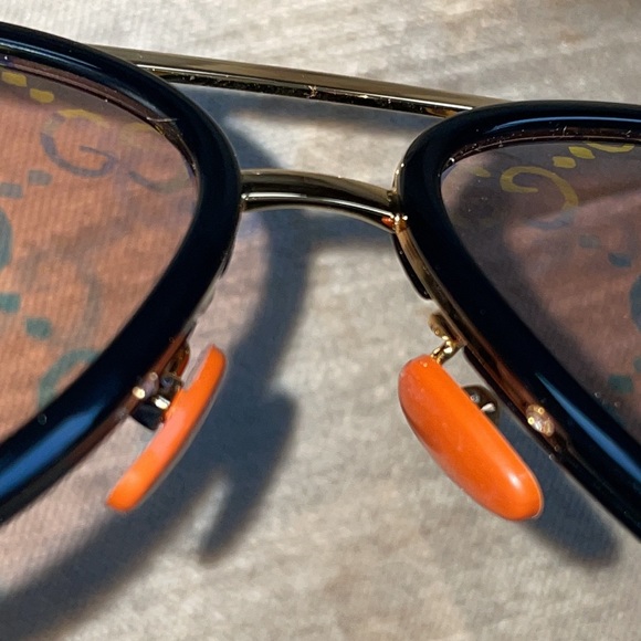 Nwot Authentic GG sunglasses (unisex) - Picture 15 of 16
